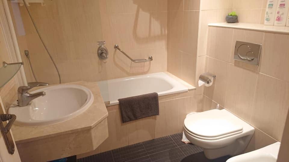 Fully Air Conditioned Riviera Apartment Mijas Costa Малага Екстериор снимка